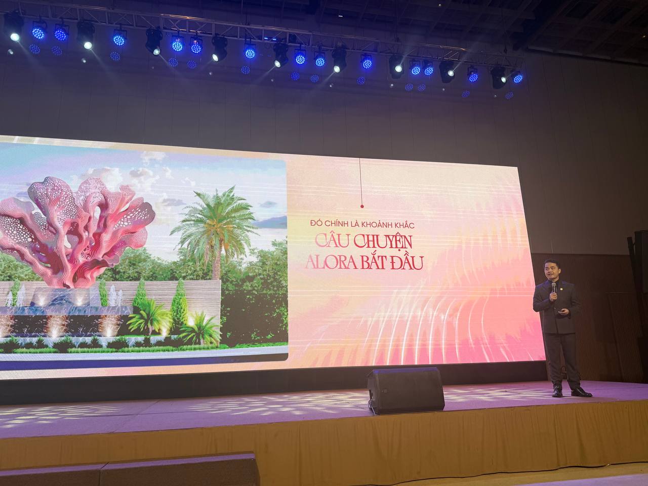 Nha Trang đón 16,4 triệu khách 2025: Đất diễn cho Alora?